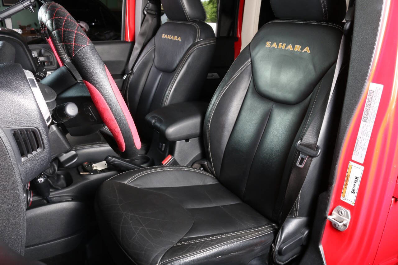 Used 2015 Jeep Wrangler Unlimited Sahara AWD/4WD image 57