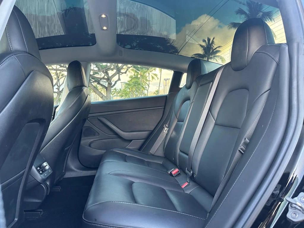 Used 2019 Tesla Model 3 Standard Range image 11