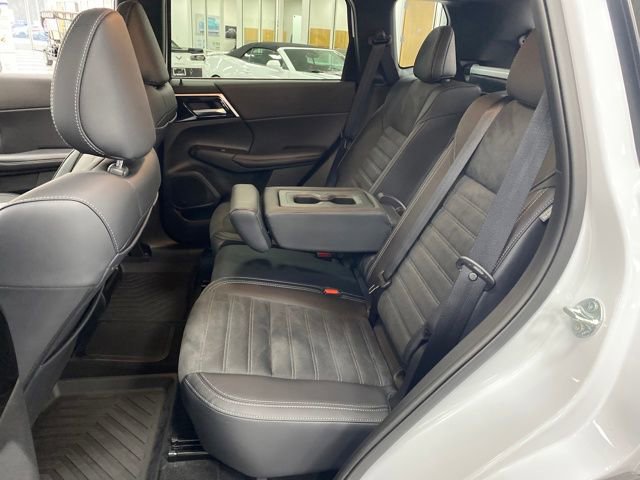 Used 2025 Mitsubishi Outlander Ralliart image 12