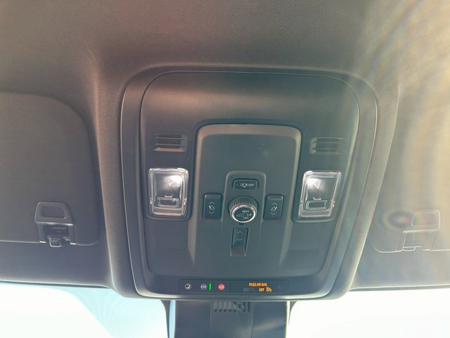 New 2025 Chevrolet Suburban Premier image 21