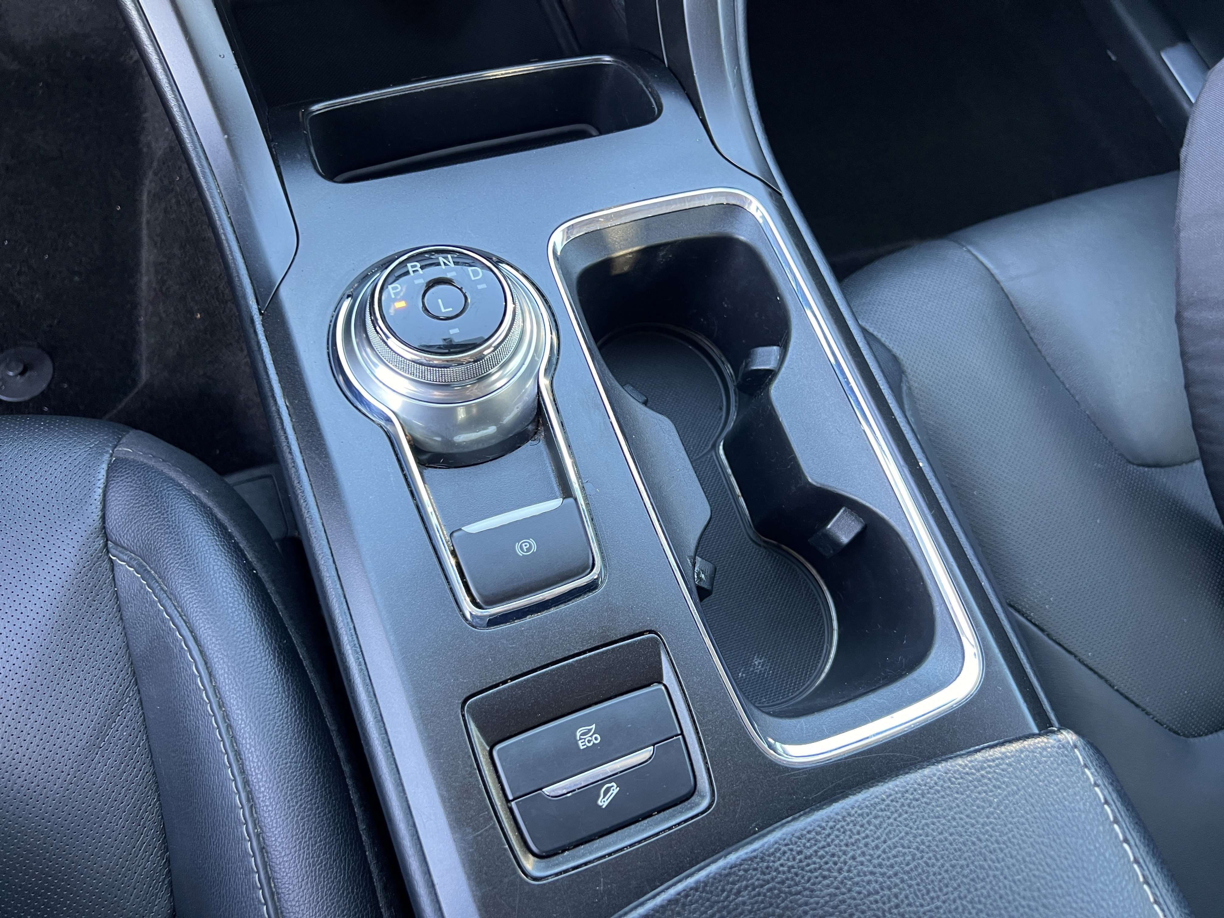 Used 2018 Ford Fusion Titanium image 24