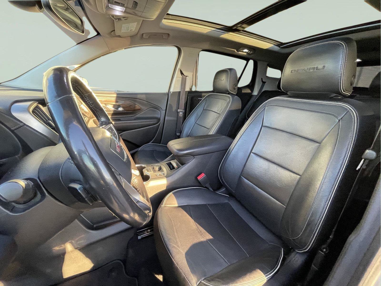 Used 2020 GMC Terrain Denali w/ Denali Premium Package AWD/4WD image 14