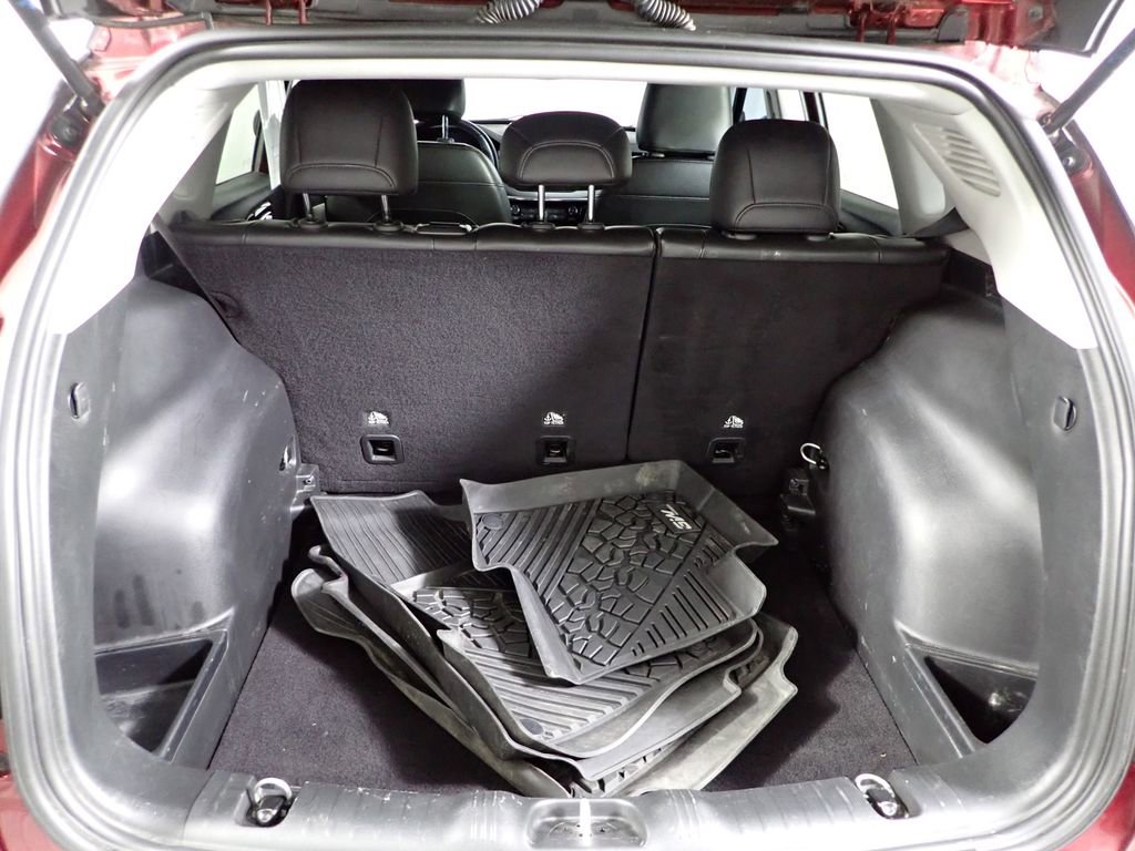 Used 2022 Jeep Compass Limited image 11