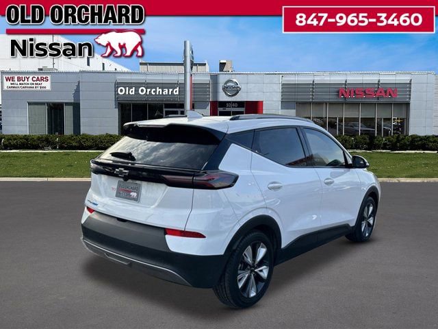 Used 2023 Chevrolet Bolt EUV LT w/ Convenience Package FWD image 4