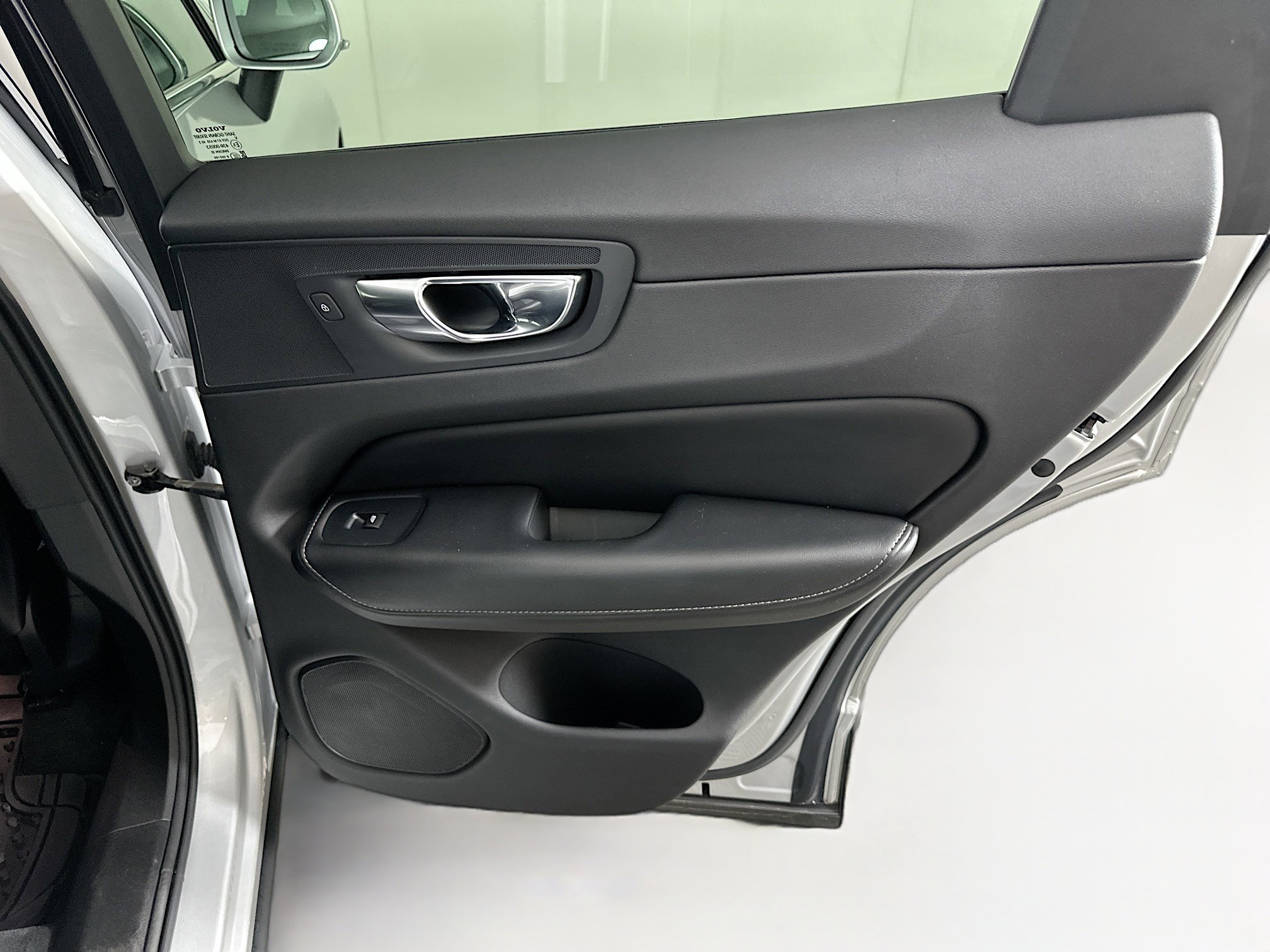 Used 2021 Volvo XC60 T5 Inscription image 32