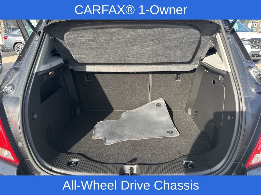 Used 2022 Chevrolet Trax LT w/ Midnight Edition image 30