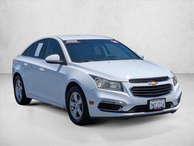 Used 2016 Chevrolet Cruze LT w/ Technology Package FWD image 3
