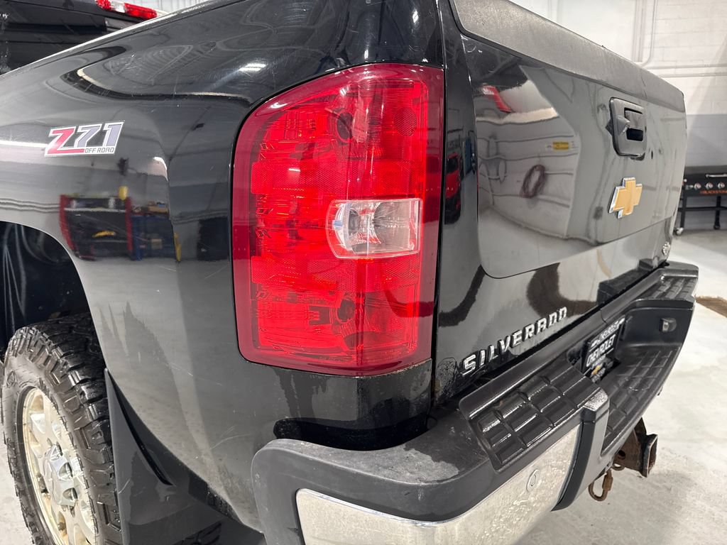 Used 2014 Chevrolet Silverado 2500 LTZ w/ LTZ Plus Package AWD/4WD image 53
