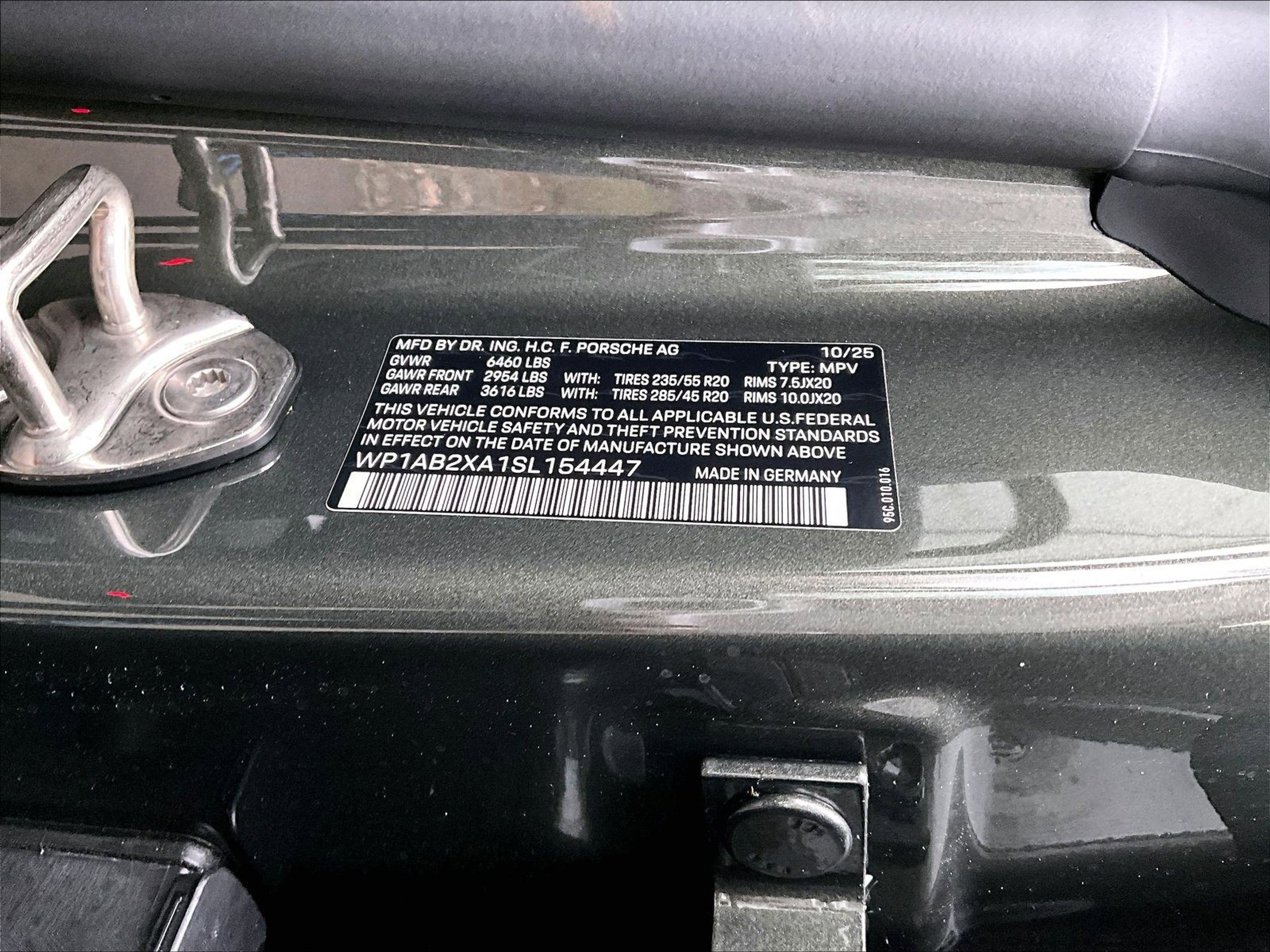 New 2025 Porsche Macan 4S Electric image 15