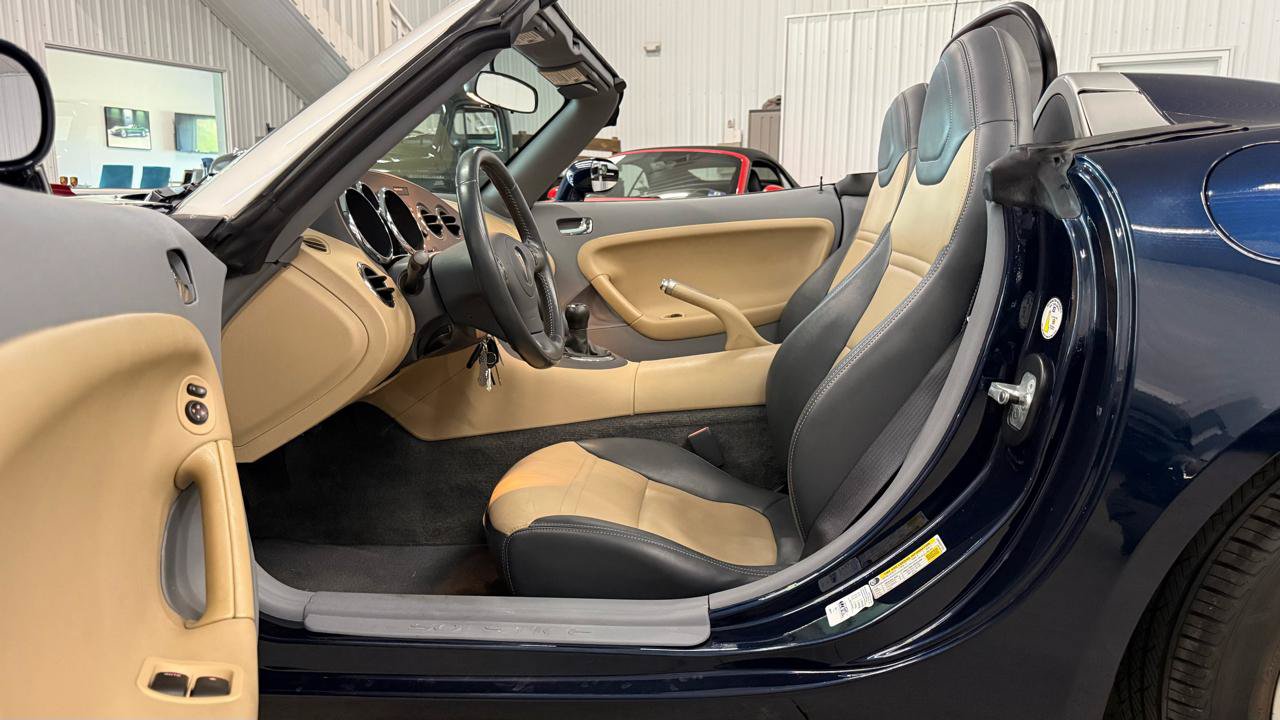 Used 2006 Pontiac Solstice Convertible w/ Premium Package RWD image 35
