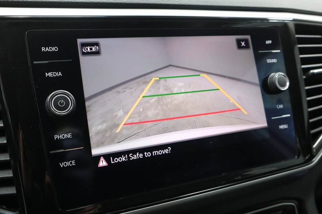 Used 2022 Volkswagen Atlas SE image 2