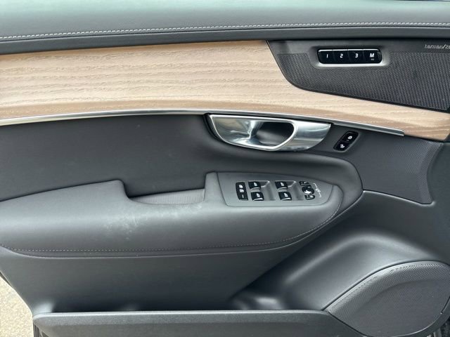New 2026 Volvo XC90 B6 Plus w/ Protection Package Premier image 12