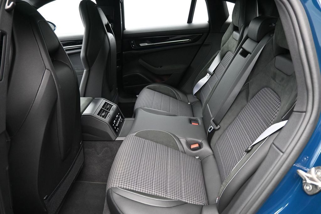 Certified 2026 Porsche Panamera 4 AWD/4WD image 7