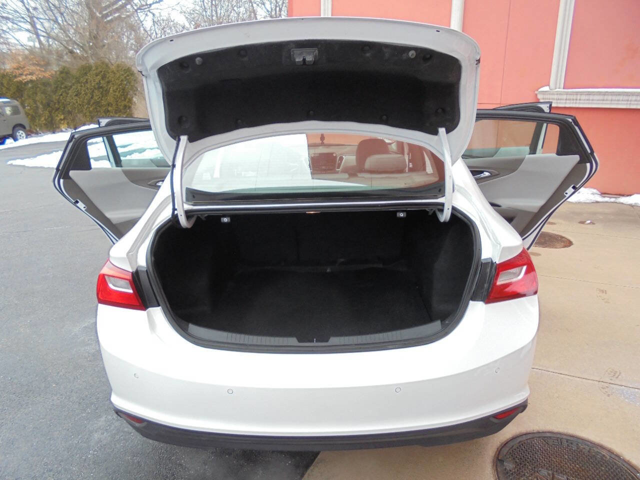 Used 2024 Chevrolet Malibu LT image 29