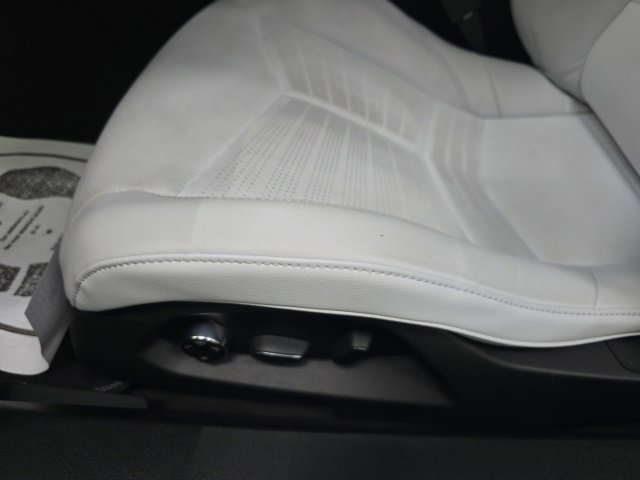 Used 2022 Chevrolet Corvette Stingray Premium Cpe w/ Z51 Performance Package image 16