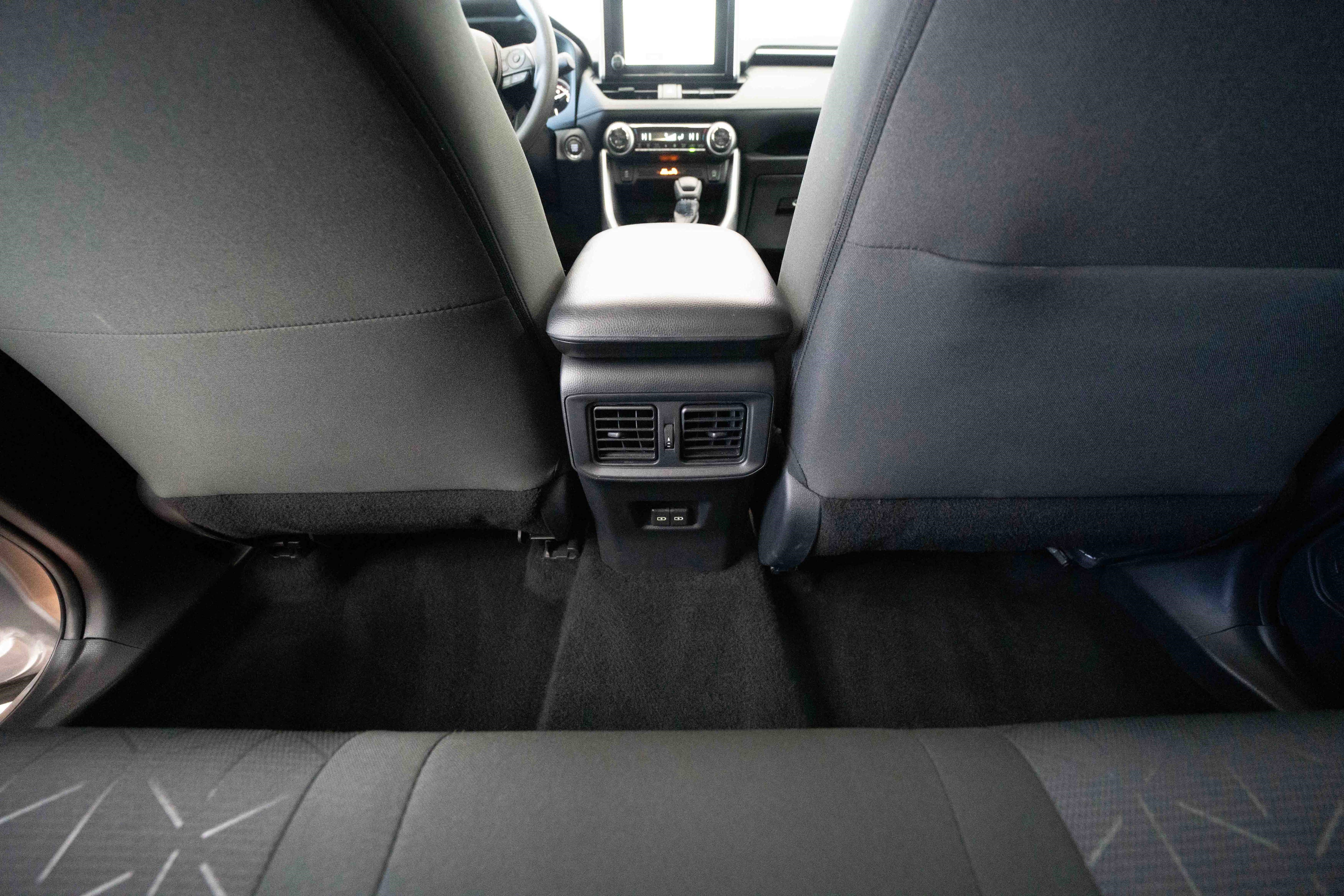 Used 2025 Toyota RAV4 XLE image 22