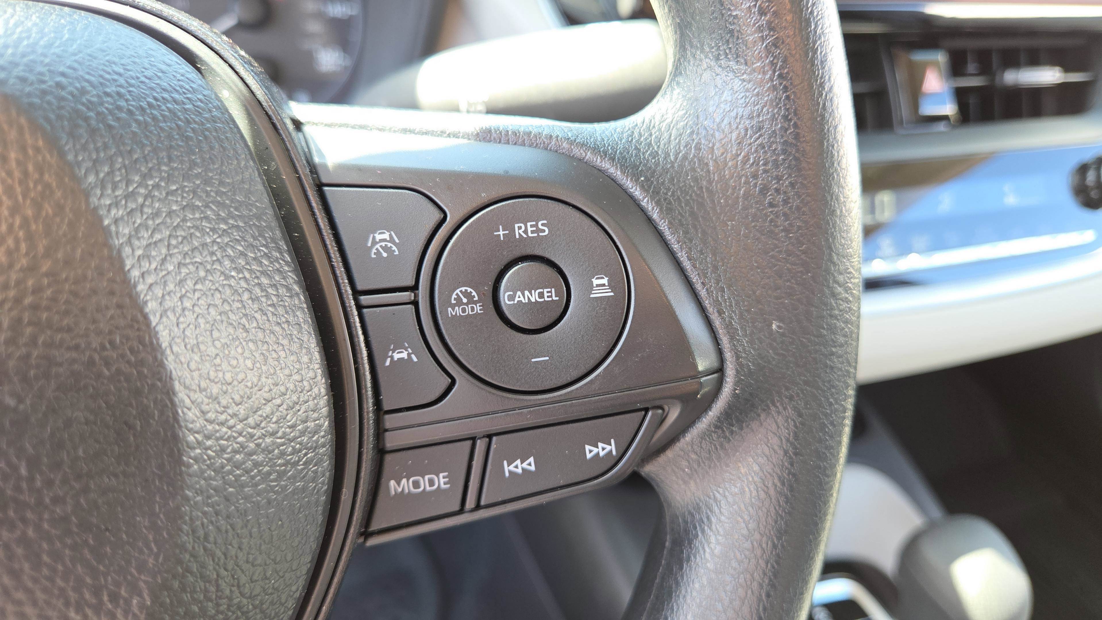 Used 2025 Toyota Corolla LE w/ Convenience Package image 14