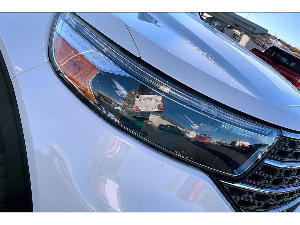 Used 2022 Ford Explorer King Ranch image 31