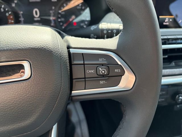 Used 2023 Jeep Compass Latitude image 14