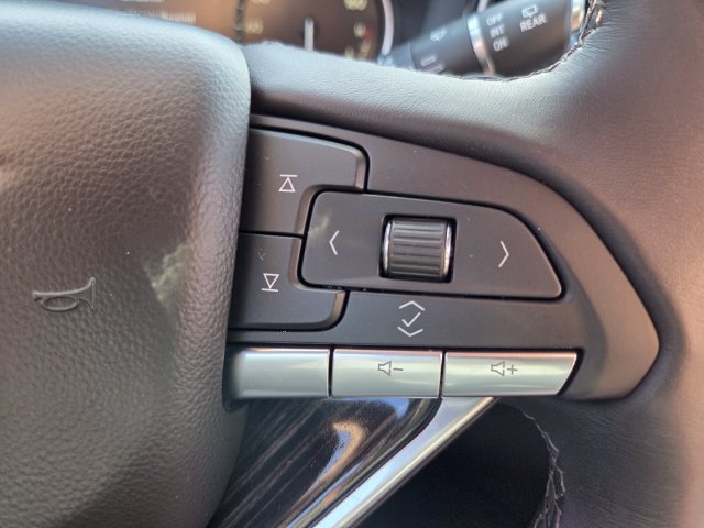 Used 2024 Cadillac XT6 Premium Luxury FWD image 27