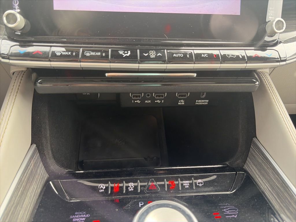 Used 2022 Jeep Wagoneer Series III w/ Premium Group I image 21