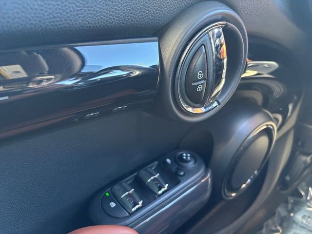 Used 2021 MINI Cooper S image 12