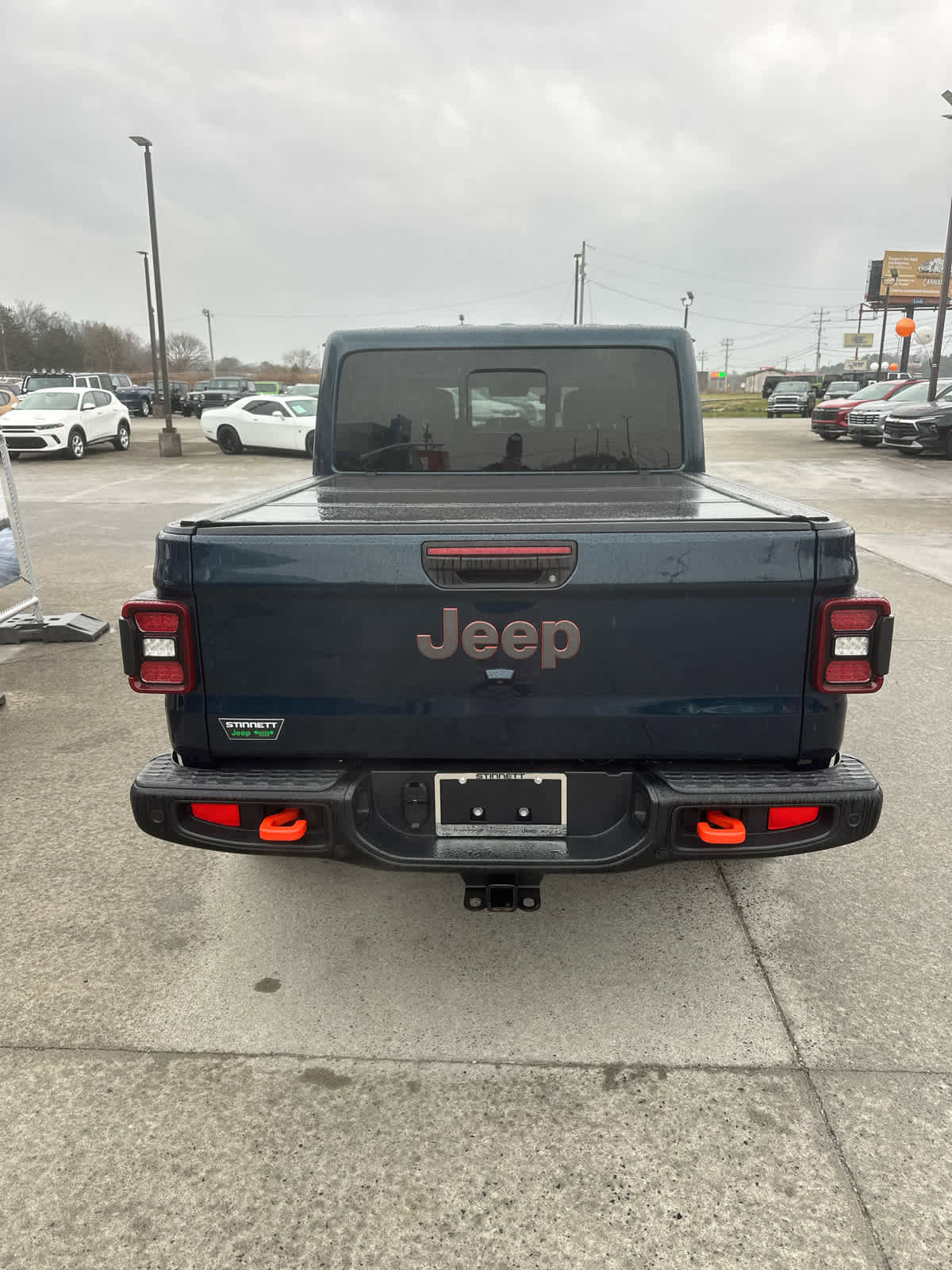Used 2025 Jeep Gladiator Mojave AWD/4WD image 6