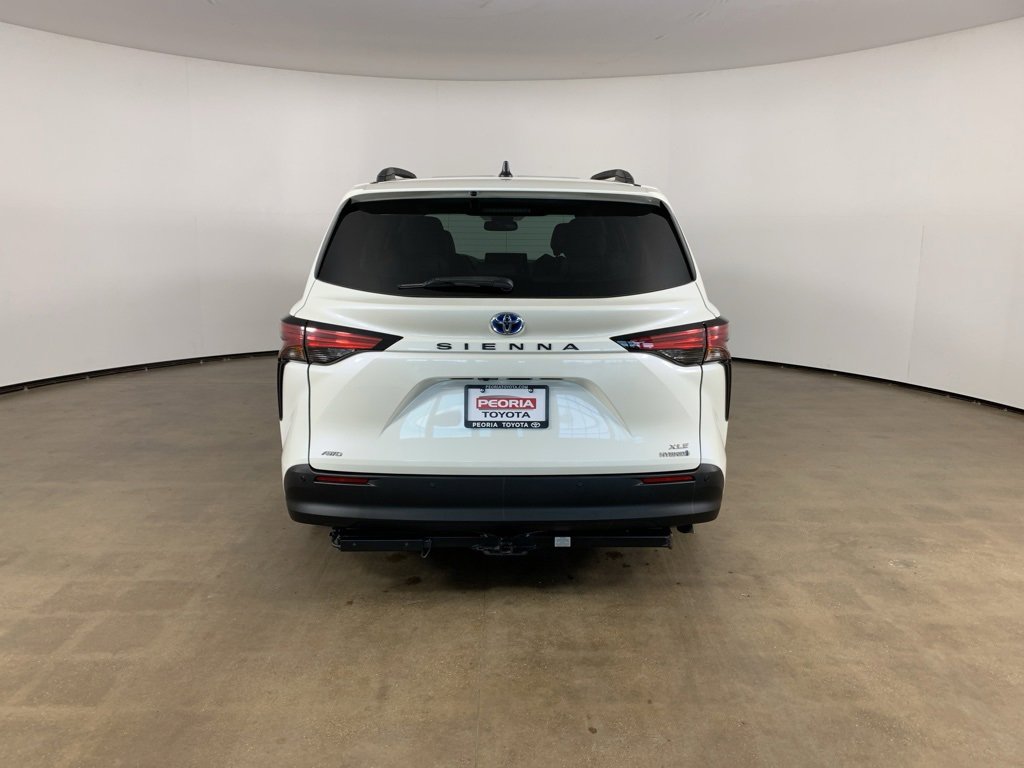 Used 2021 Toyota Sienna XLE w/ XLE Plus Package image 10