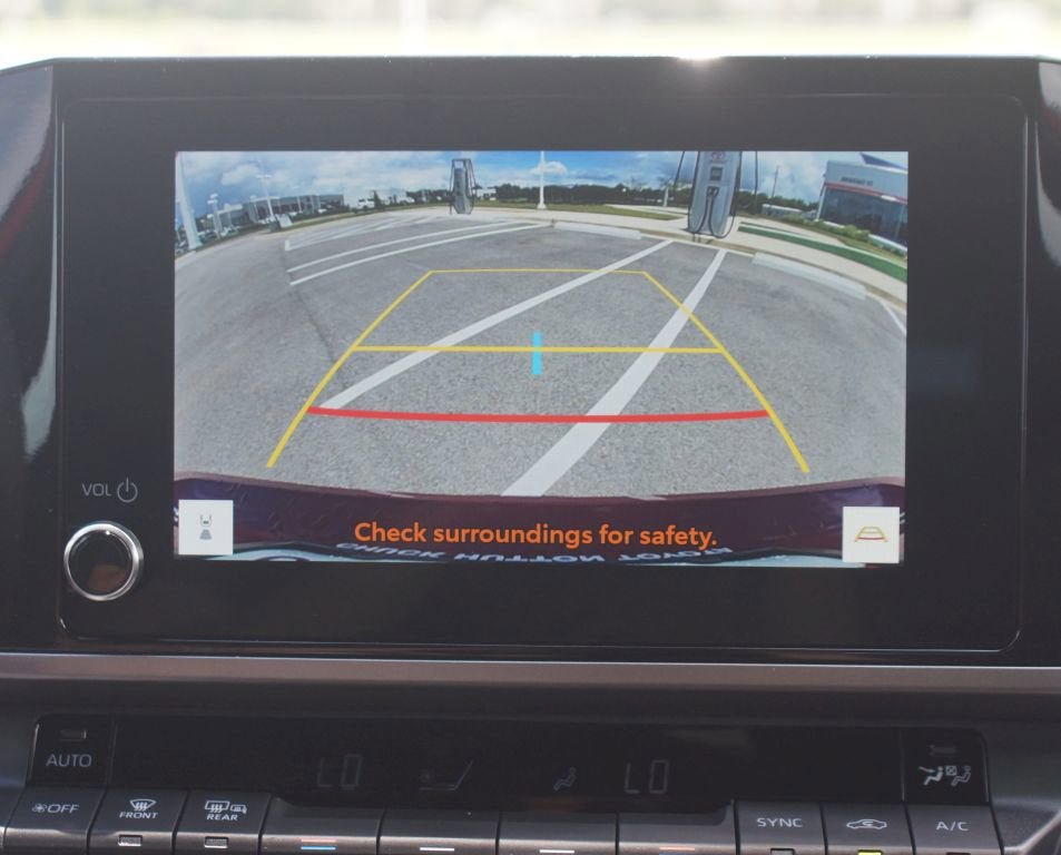 Used 2025 Toyota Camry SE FWD image 7