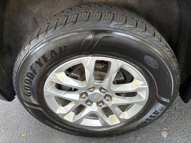 Used 2021 Chevrolet Traverse LS w/ LPO, Floor Liner Package FWD image 17