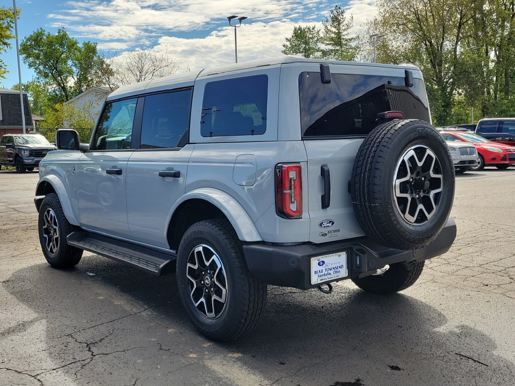 New 2026 Ford Bronco Outer Banks AWD/4WD image 6