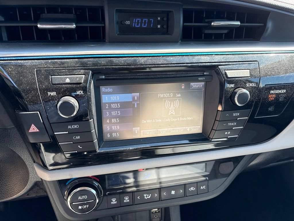 Used 2016 Toyota Corolla LE FWD image 15