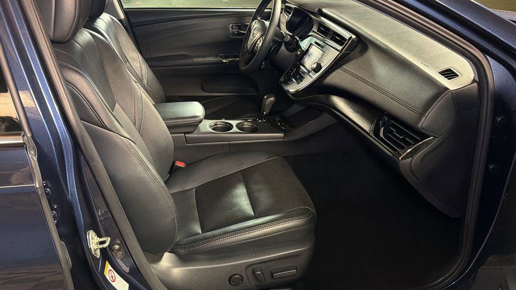 Used 2016 Toyota Avalon Limited image 9