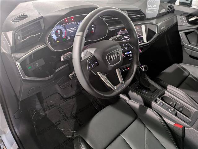 New 2025 Audi Q3 2.0T Premium w/ Black Optic Sport Package AWD/4WD image 3