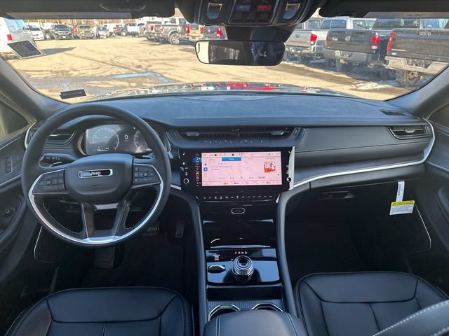 New 2026 Jeep Grand Cherokee Limited w/ Limited Altitude Package AWD/4WD image 12