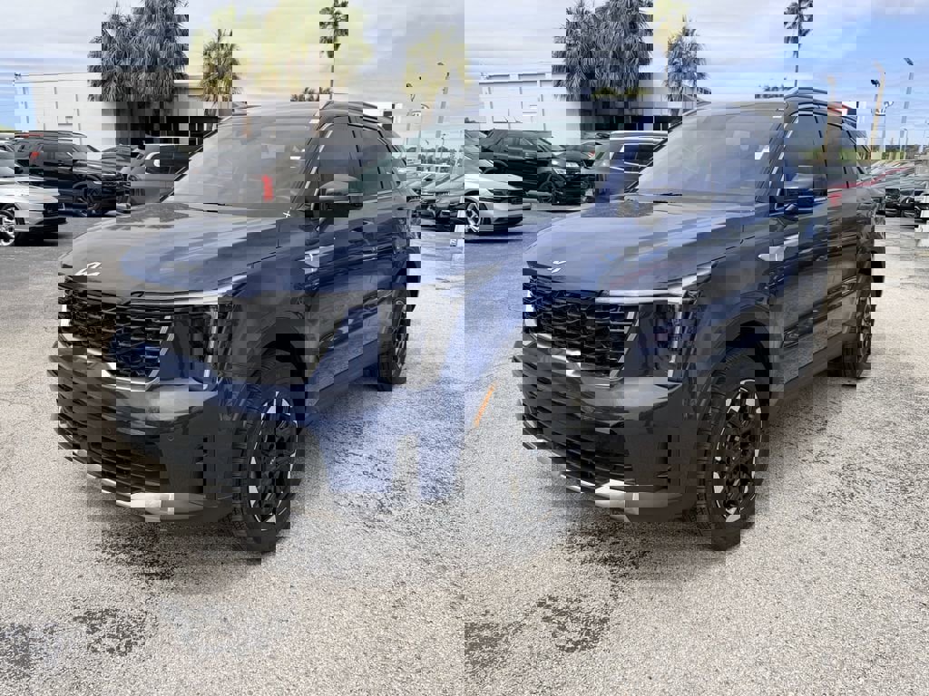 Certified 2025 Kia Sorento S image 8