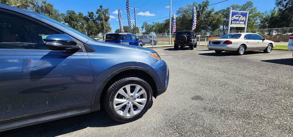 Used 2014 Toyota RAV4 Limited w/ Technology Package FWD image 7