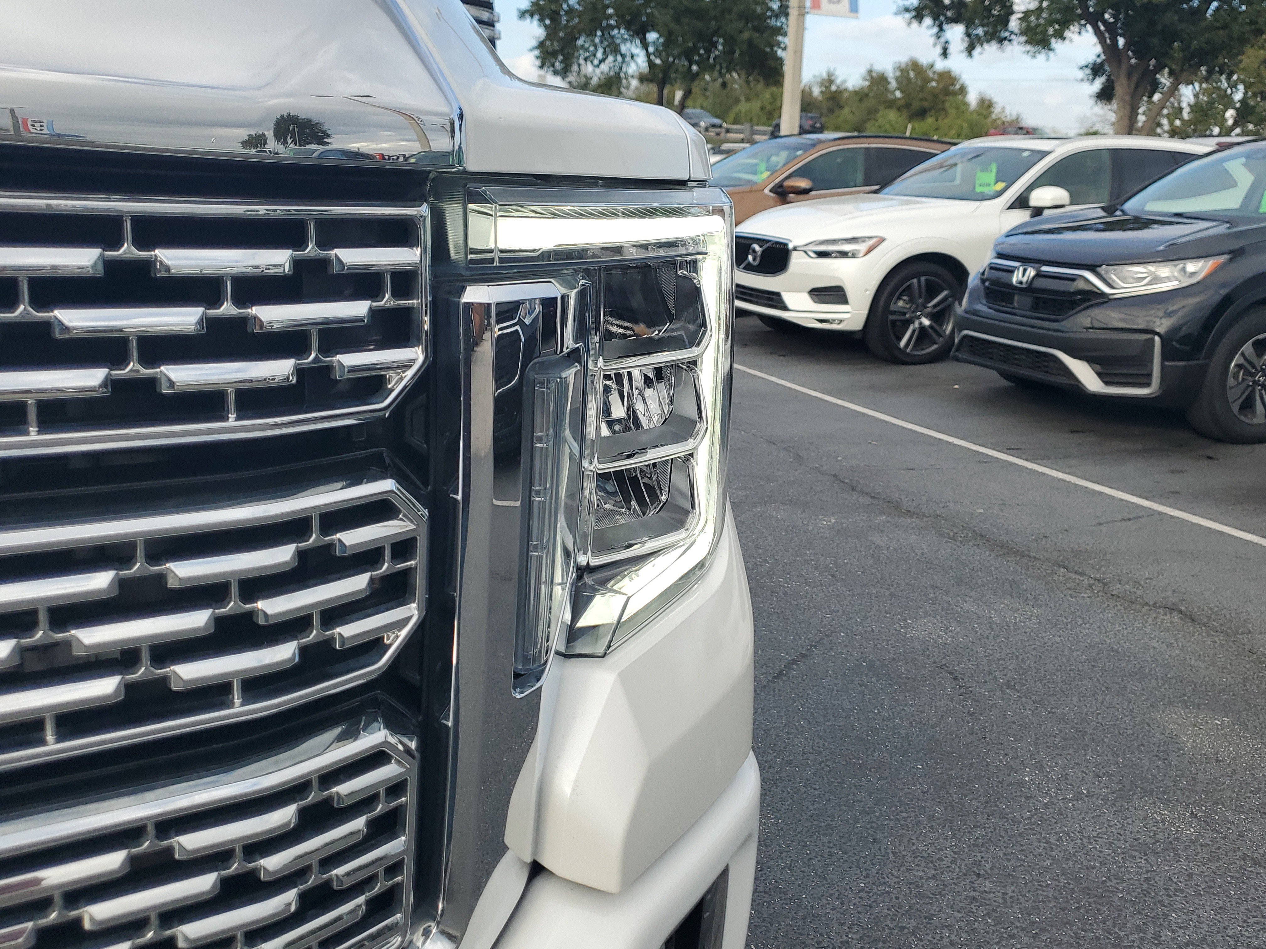 Used 2023 GMC Sierra 3500 Denali w/ Technology Package image 3