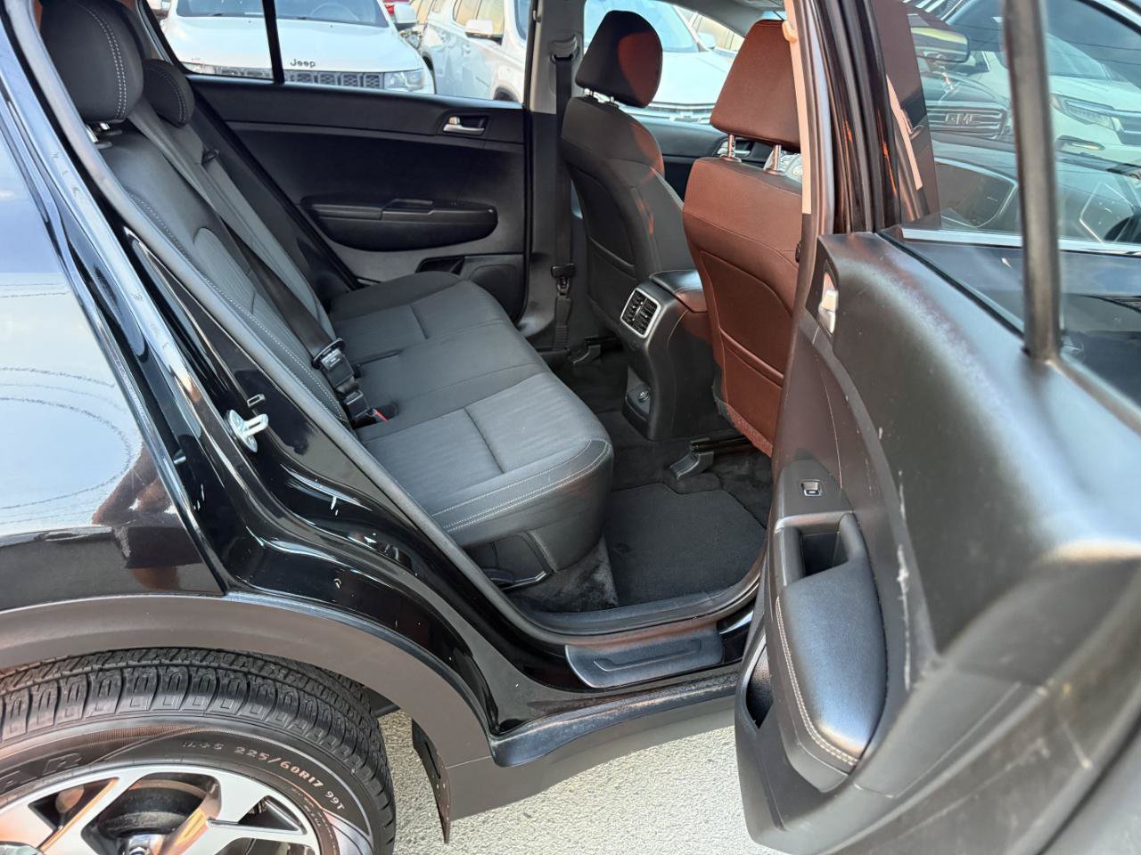 Used 2022 Kia Sportage LX FWD image 12