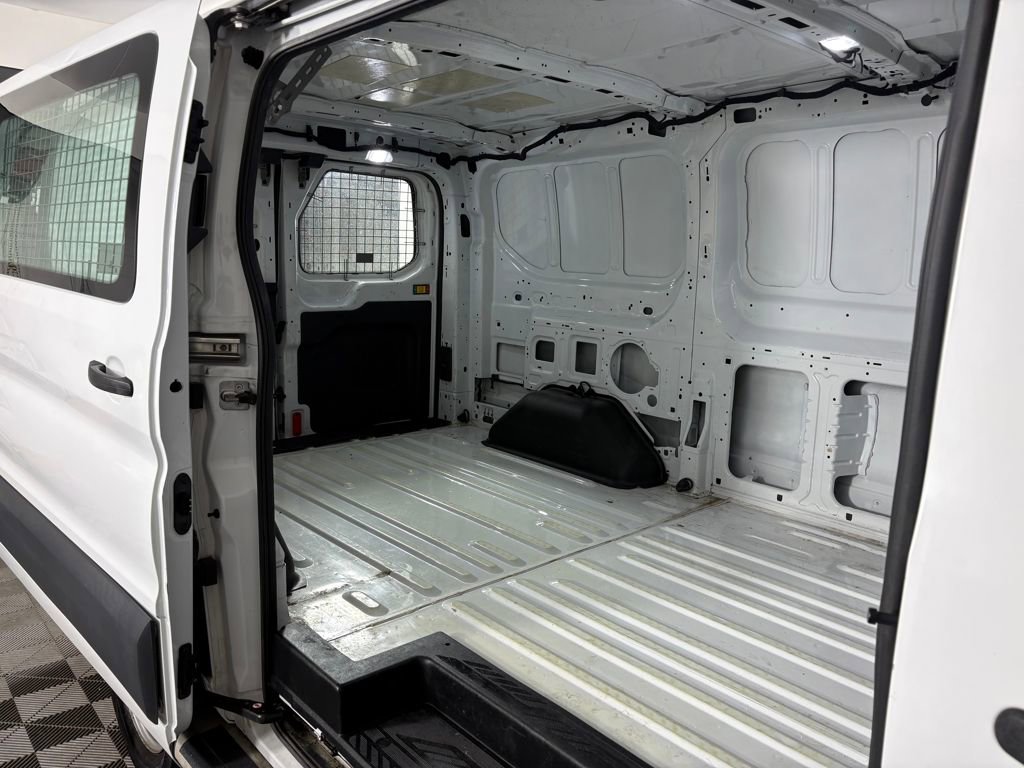 Used 2018 Ford Transit 250 130 Low Roof w/ Exterior Upgrade Package image 27