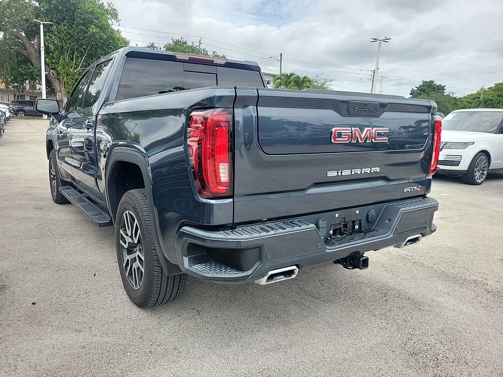 Used 2020 GMC Sierra 1500 AT4 w/ AT4 Premium Package AWD/4WD image 14