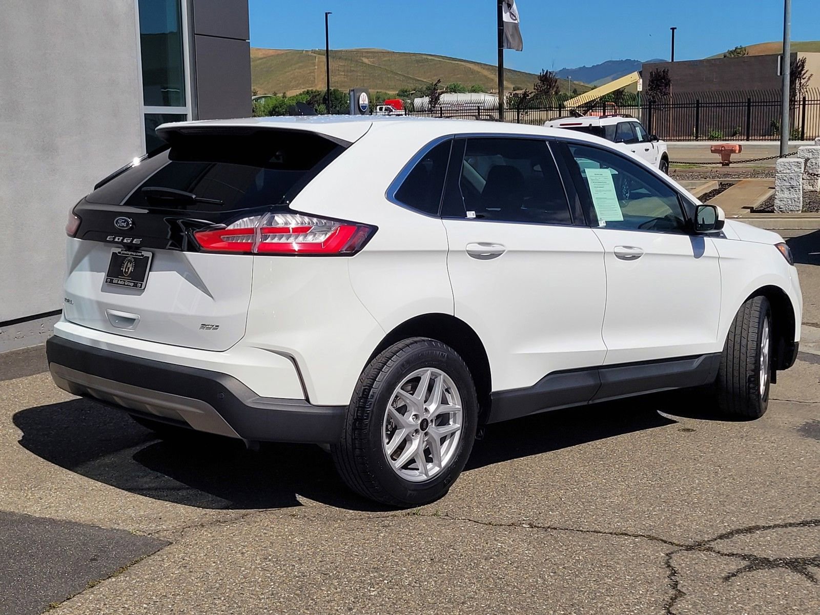 Used 2023 Ford Edge SEL w/ Convenience Package image 4