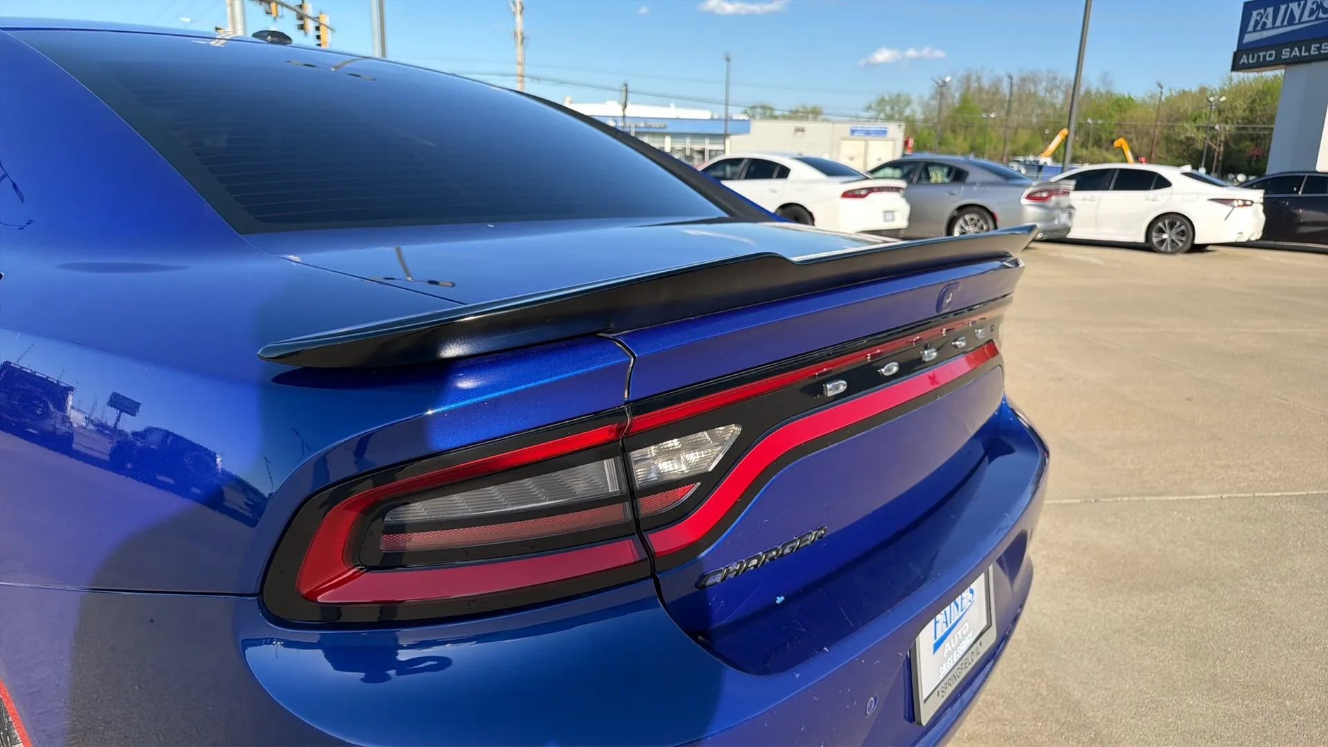 Used 2019 Dodge Charger SXT w/ Blacktop Package RWD image 33