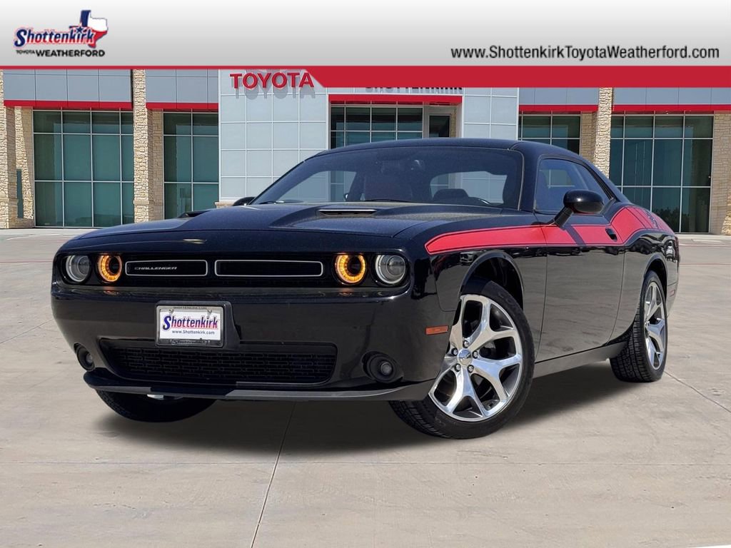 Used 2016 Dodge Challenger SXT Plus image 1
