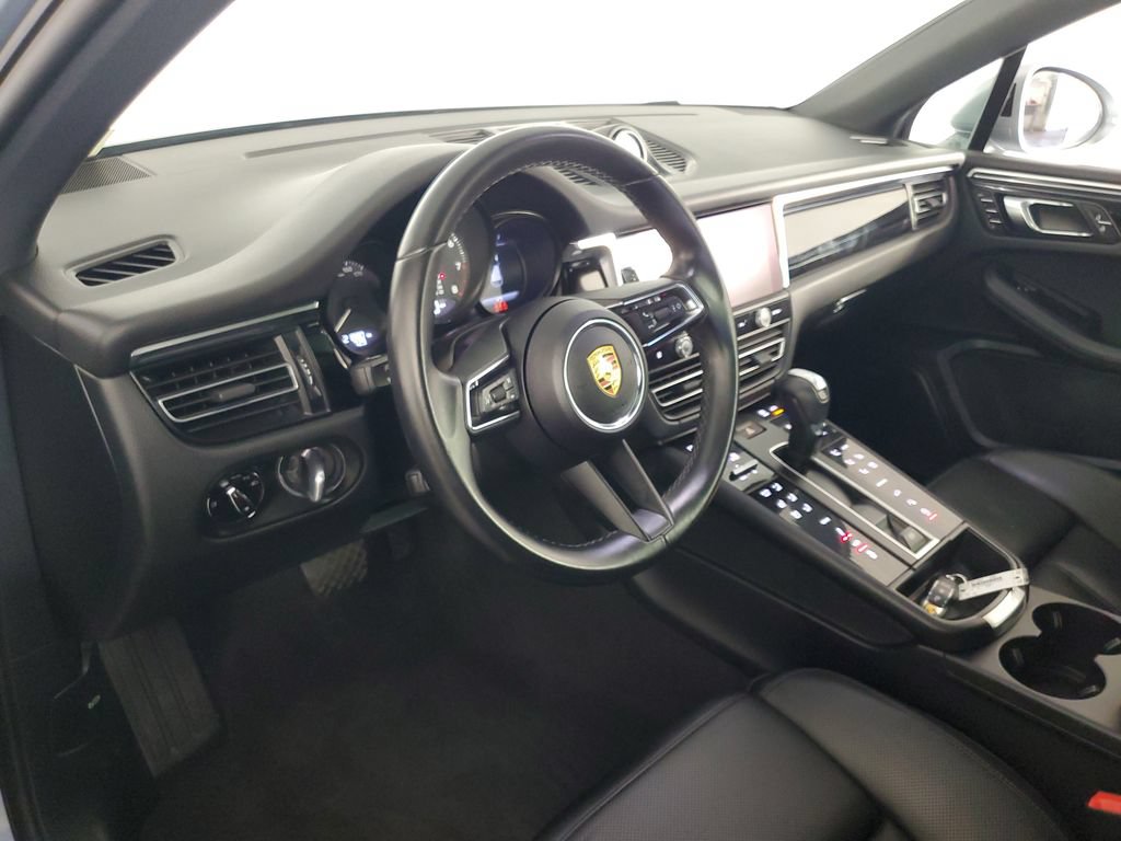 Used 2024 Porsche Macan AWD/4WD image 11