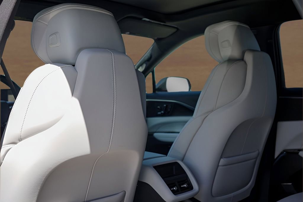 New 2026 Cadillac Lyriq Luxury w/ LPO, Floor Liner Package image 19