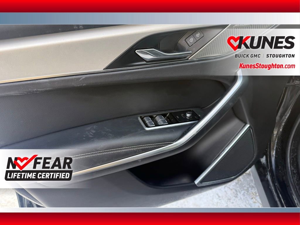 Used 2024 Jaguar F-PACE R-Dynamic S image 32