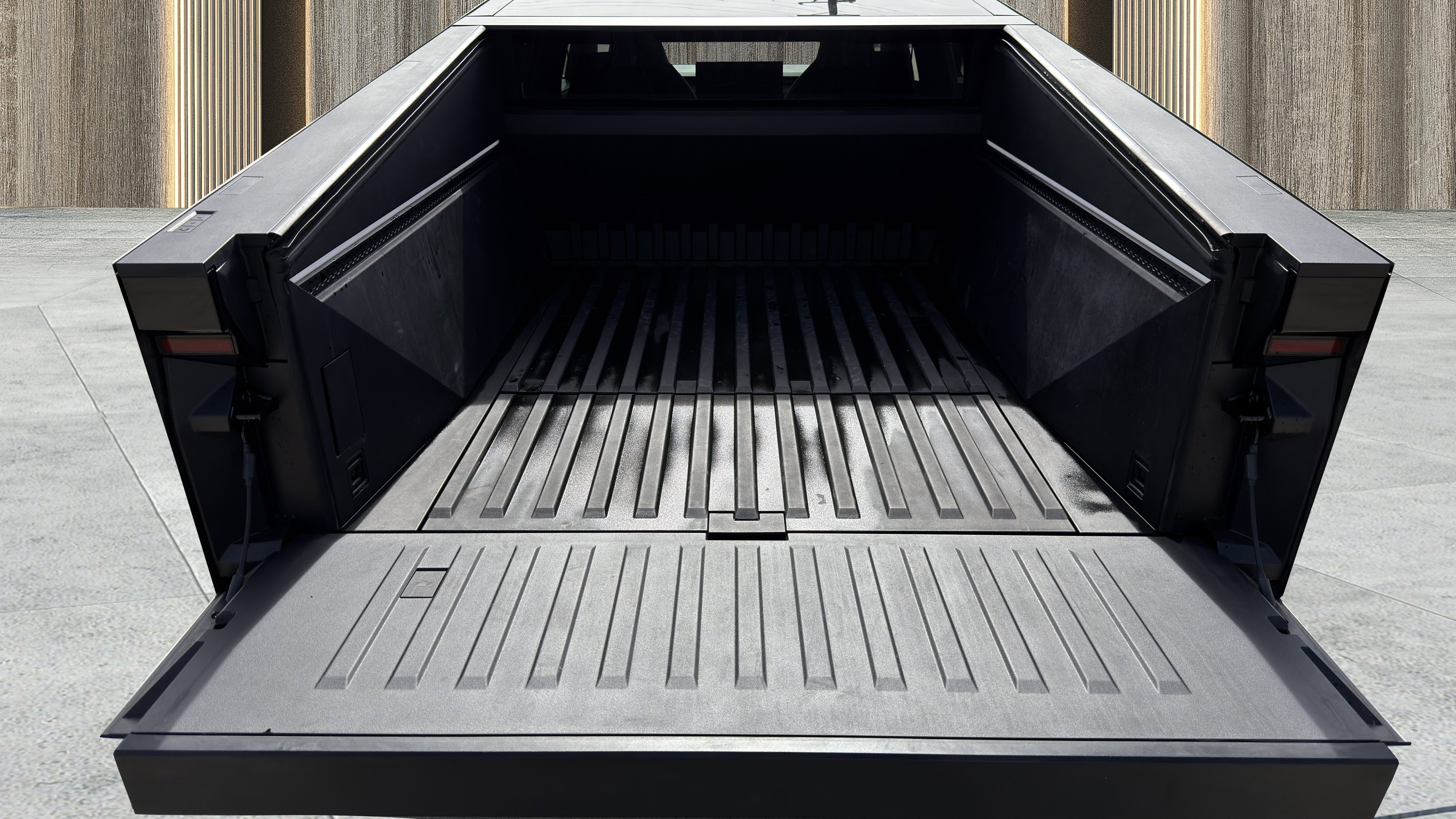 Used 2025 Tesla Cybertruck AWD Crew Cab image 45