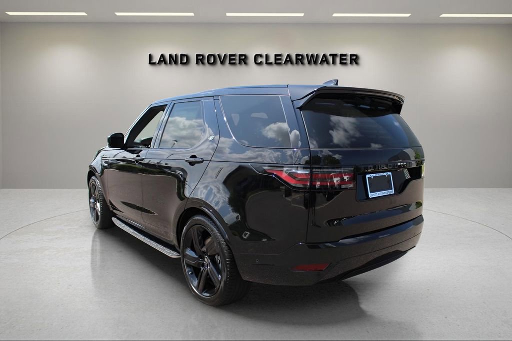 New 2025 Land Rover Discovery Dynamic SE image 3
