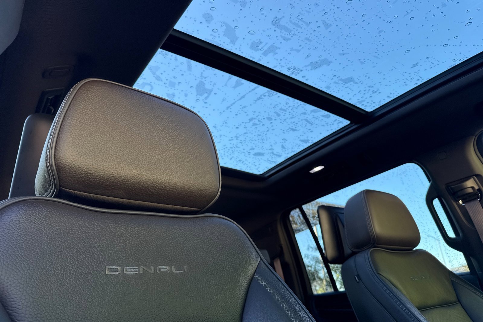 Used 2024 GMC Yukon XL Denali w/ Denali Reserve Package image 23